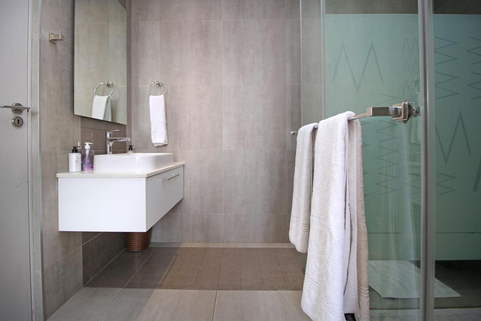 Khách sạn hẻo lánh Executive 3 Bed With Balcony & Executive 2 Bed In Sandton