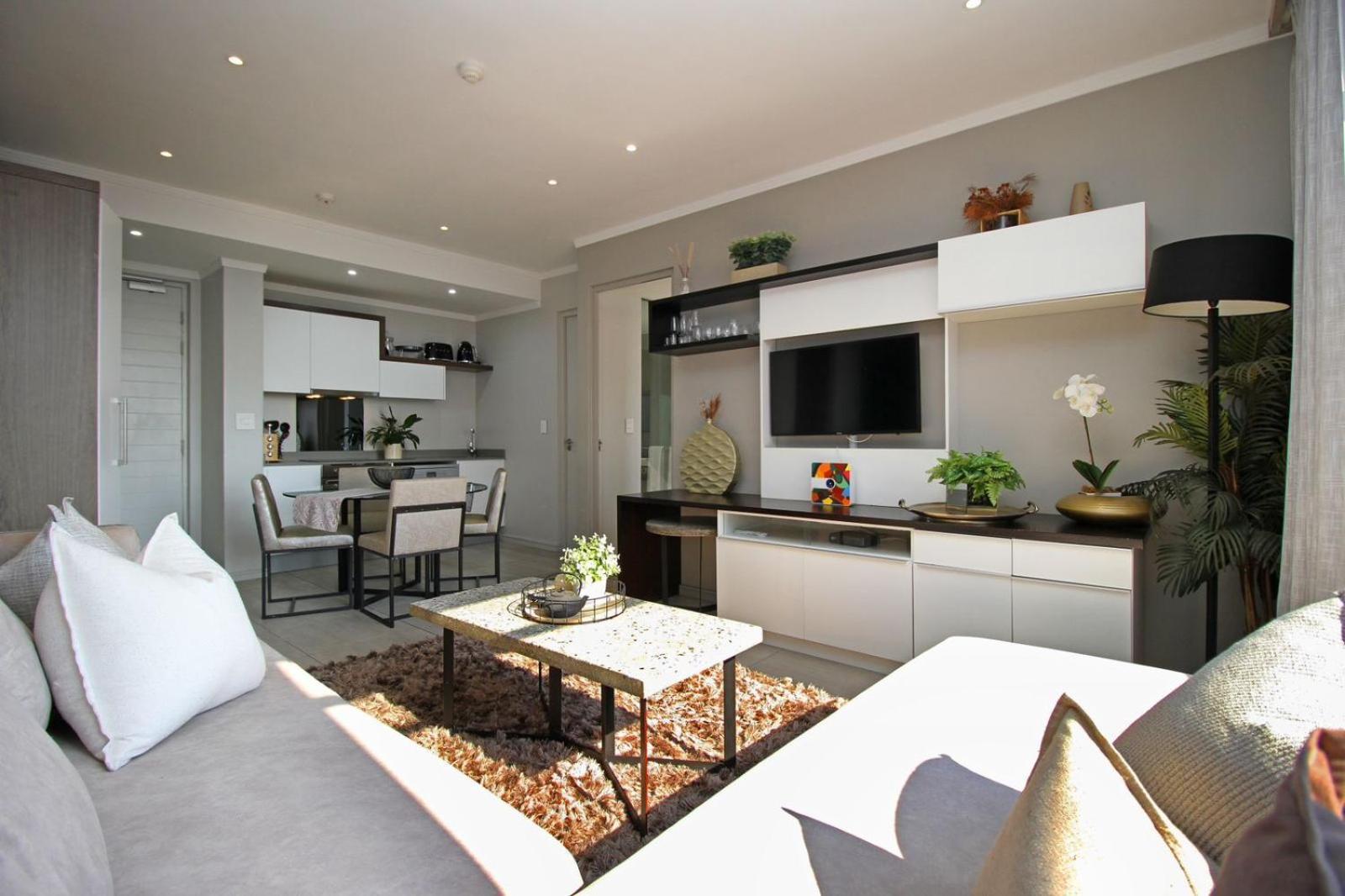 Executive 3 Bed With Balcony & Executive 2 Bed In Sandton *