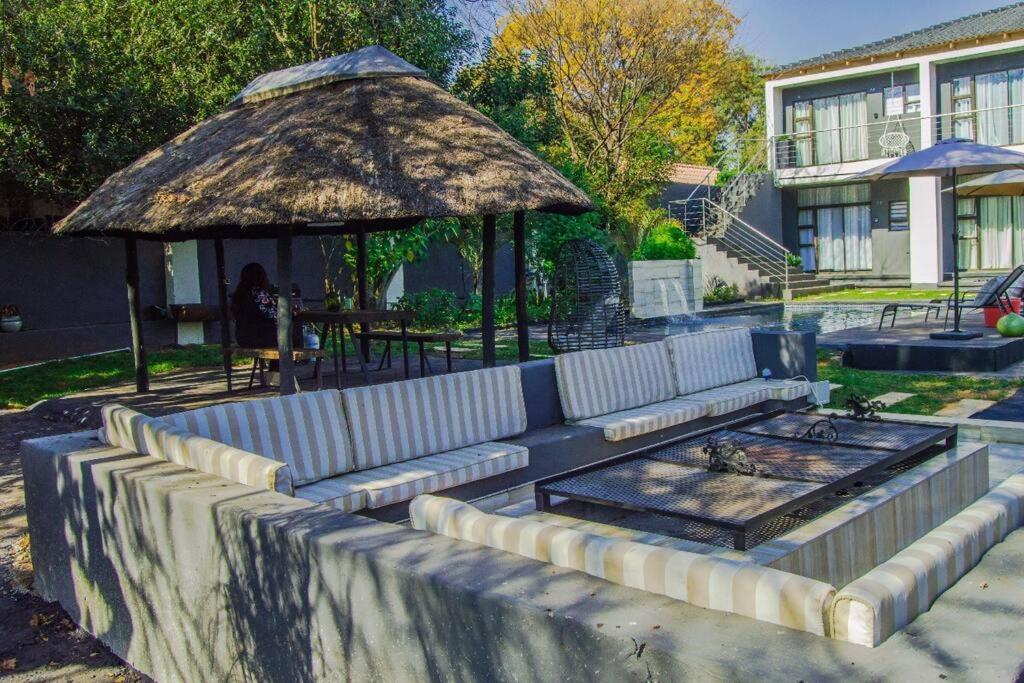 Cosy Nest 5 Min2sandton 15 Apartment Johannesburg