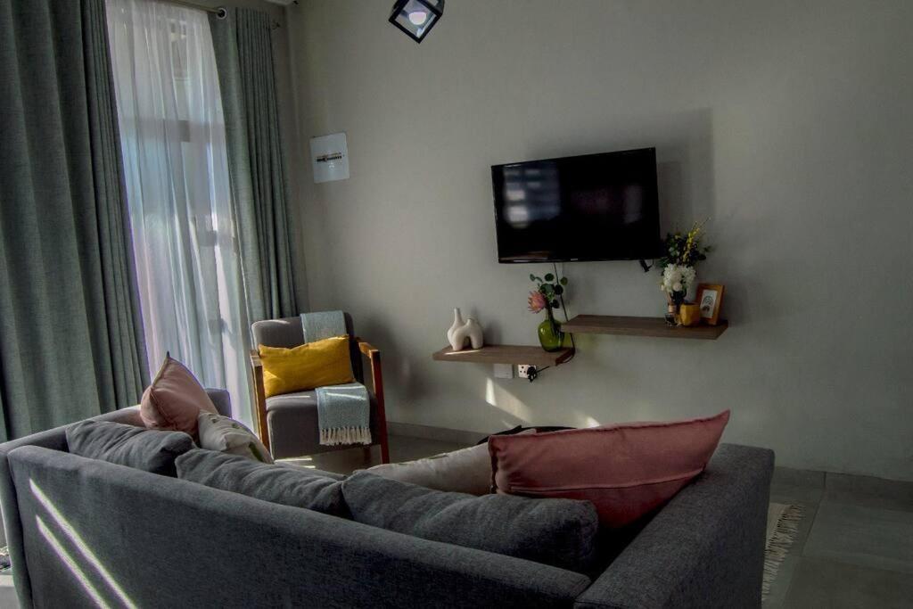 Cosy Nest 5 Min2sandton 15 Apartment *