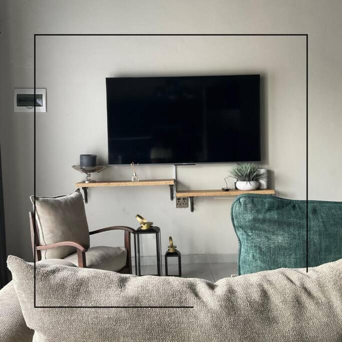 Apartment Lux 5min To Sandton 17