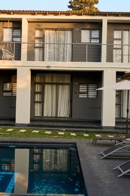 Apartment Lux 5min To Sandton 17 *