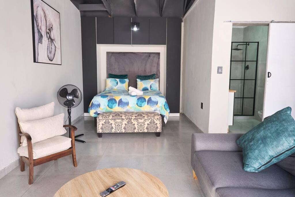 Apartment Lux 5min To Sandton 17