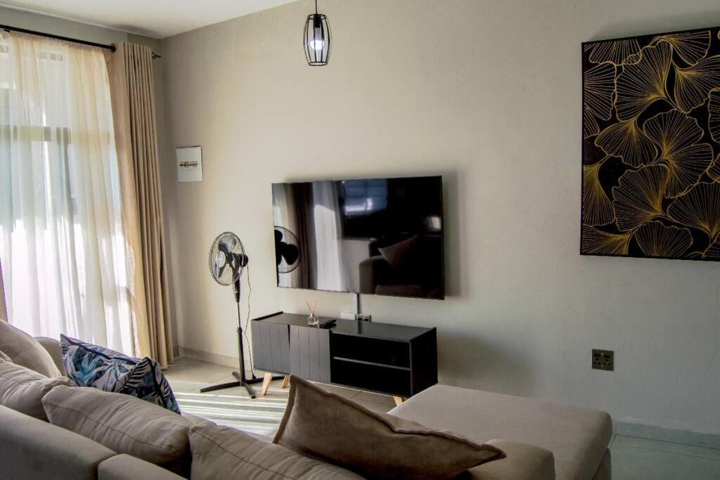 Cosy 5min To Sandton 14 *