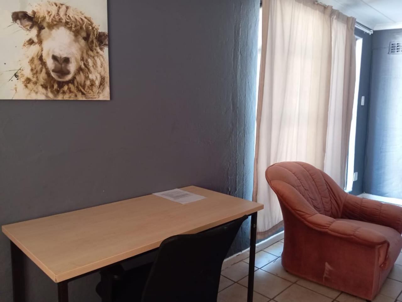 Velindo Guest * Johannesburg