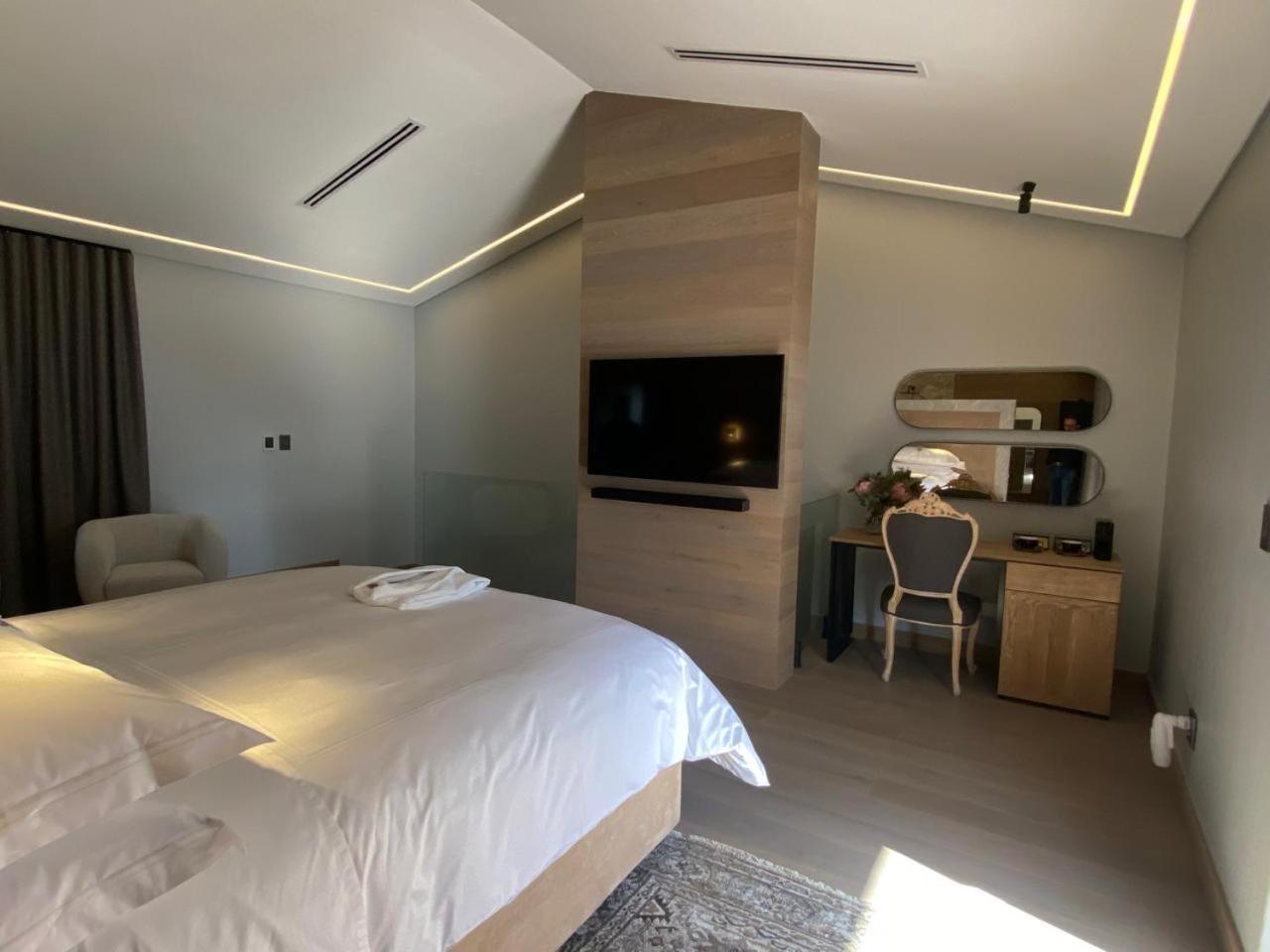 The Giglio Boutique At Zevenster