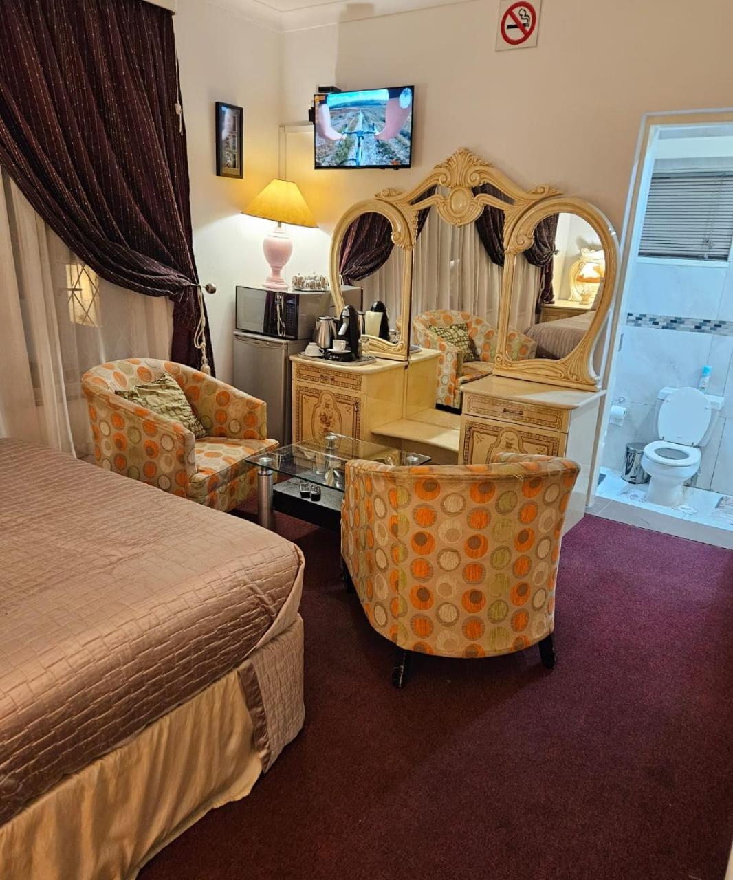 The Royal Princess On Malibongwe Drive Bed & Breakfast