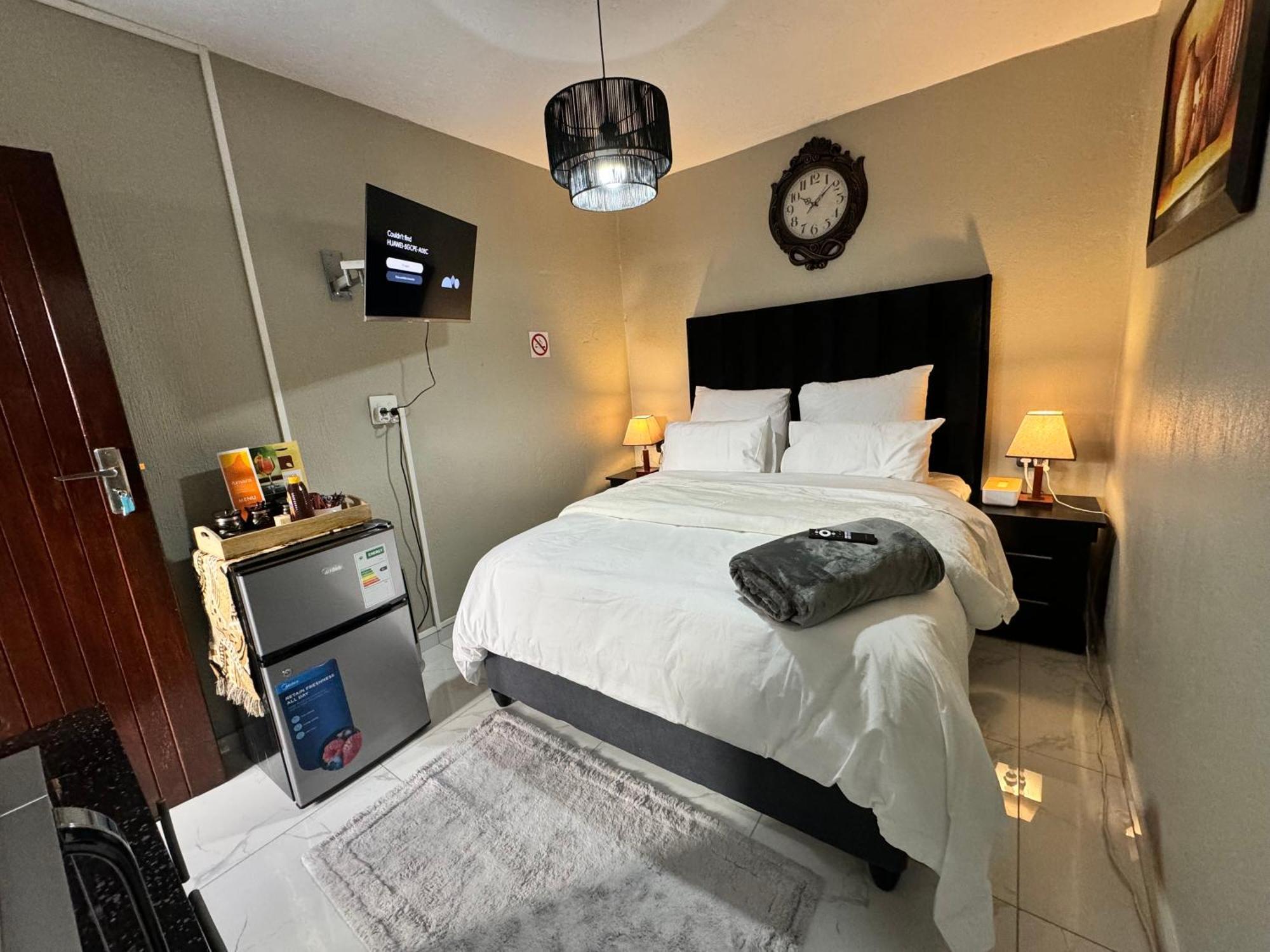 Picasso Sandton Apartment *