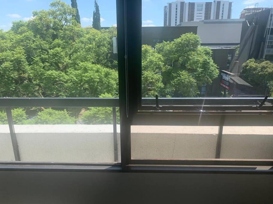 The Bolton In Rosebank 350 Căn hộ *