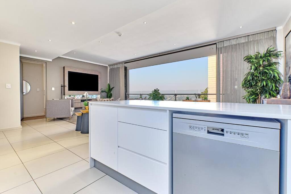 Stylish Urban Retreat In The Heart Of Sandton * Johannesburg