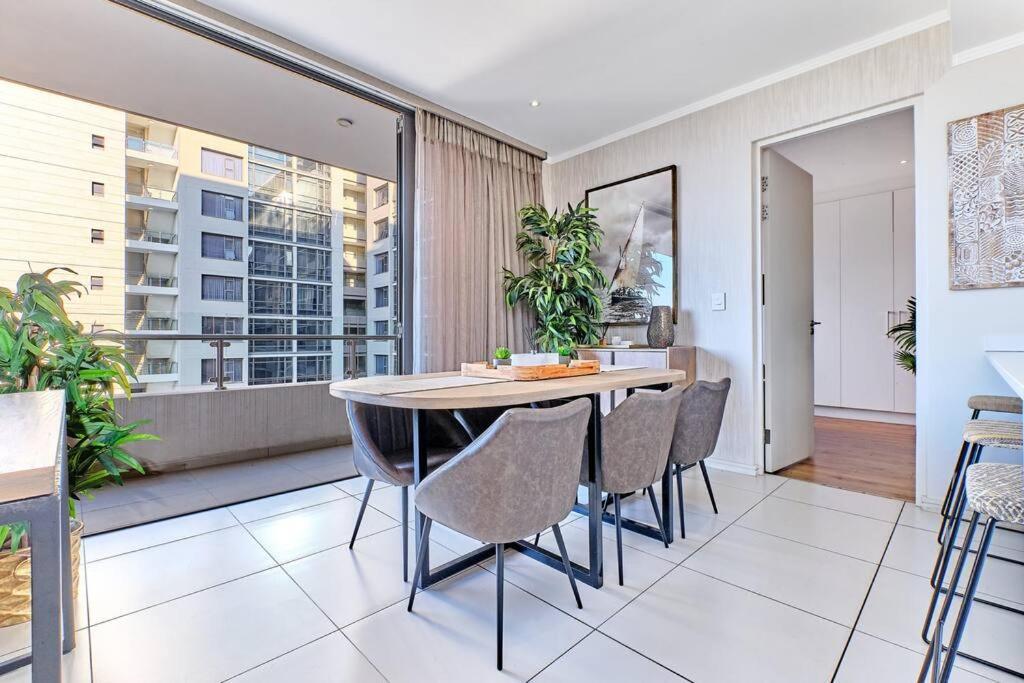 Apartment Stylish Urban Retreat In The Heart Of Sandton