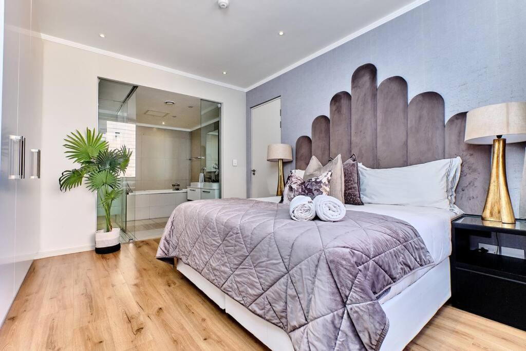 Stylish Urban Retreat In The Heart Of Sandton * Johannesburg