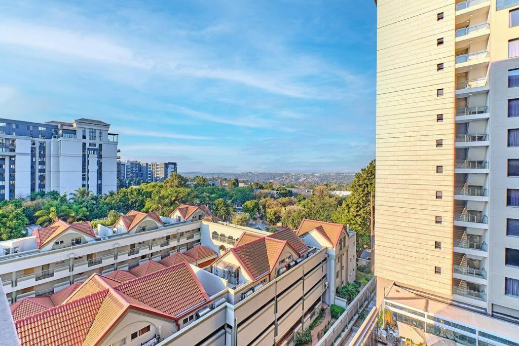 Apartment Stylish Urban Retreat In The Heart Of Sandton