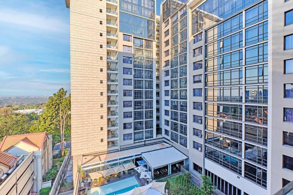 Stylish Urban Retreat In The Heart Of Sandton * Johannesburg