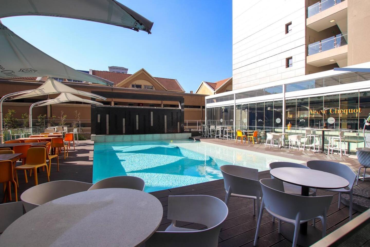 Stylish Urban Retreat In The Heart Of Sandton Apartment *