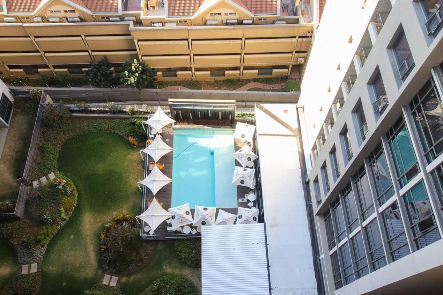 Stylish Urban Retreat In The Heart Of Sandton