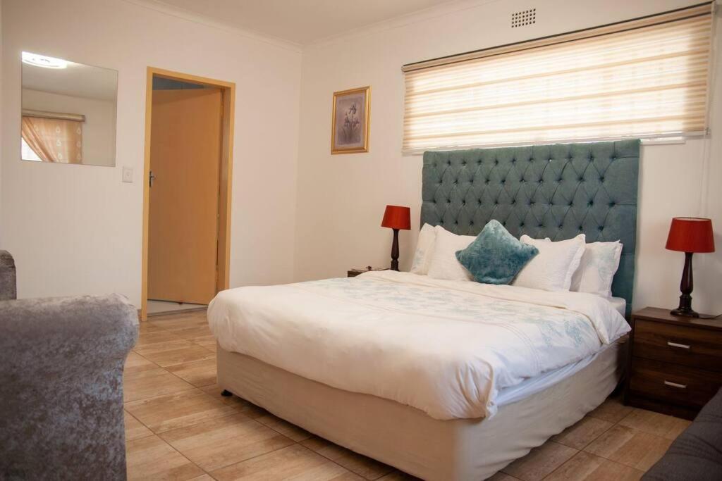Stylish Near Sandton And Melrose Arch *