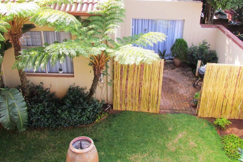 Apartamento Suburban Oasis In Quiet Neighborhood