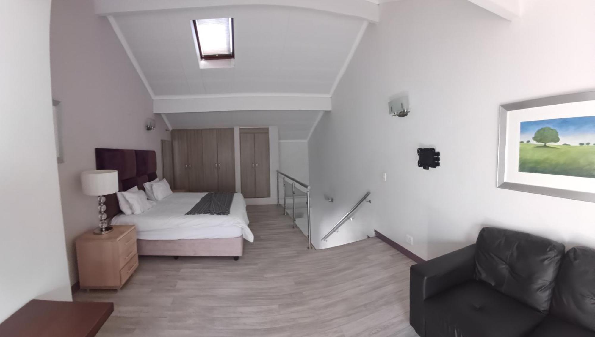 Mount Royal 43 Large 1 Bed