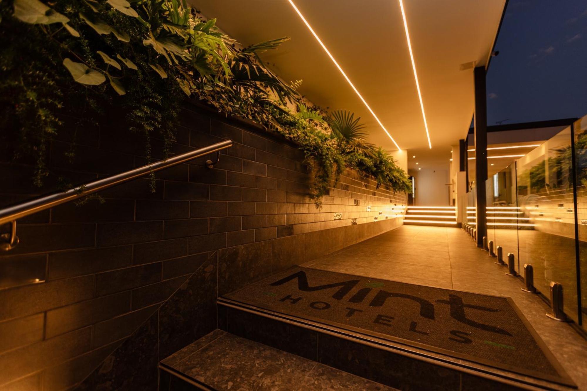 Mint 84 On Katherine Aparthotel