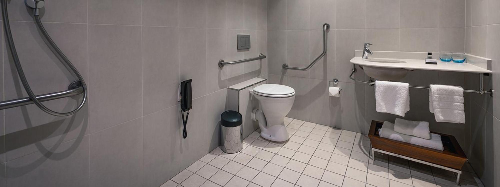 Pivot Montecasino Hotel 4*