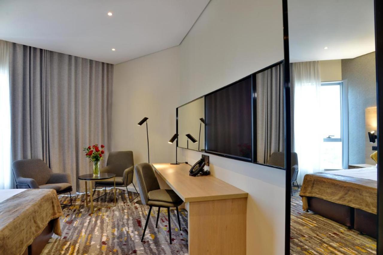 Aparthotel Luxury Sandton , No Loadshedding