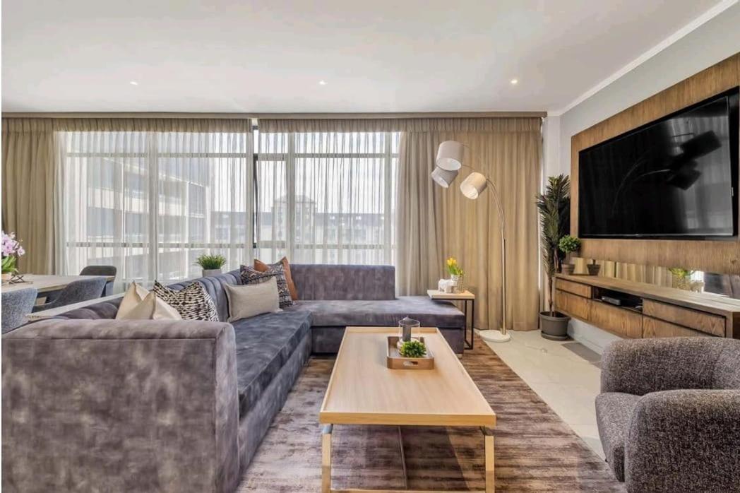 Luxurious 2-bedroom In Sandton Joanesburgo