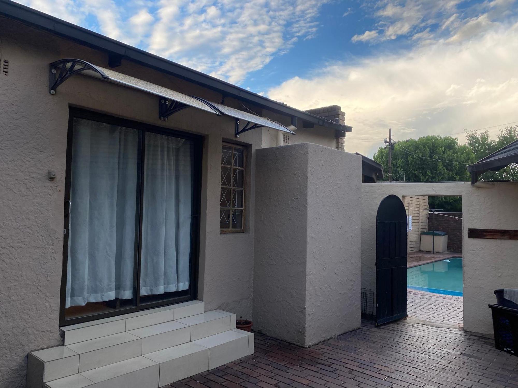 Randburg Guest Homestay *