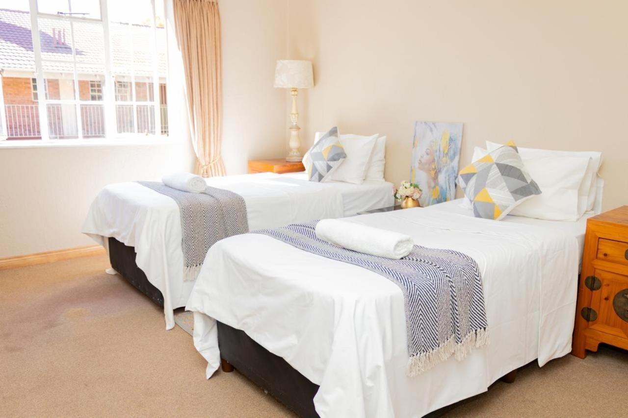 Apartment Lovely Spacious Two Bedroom