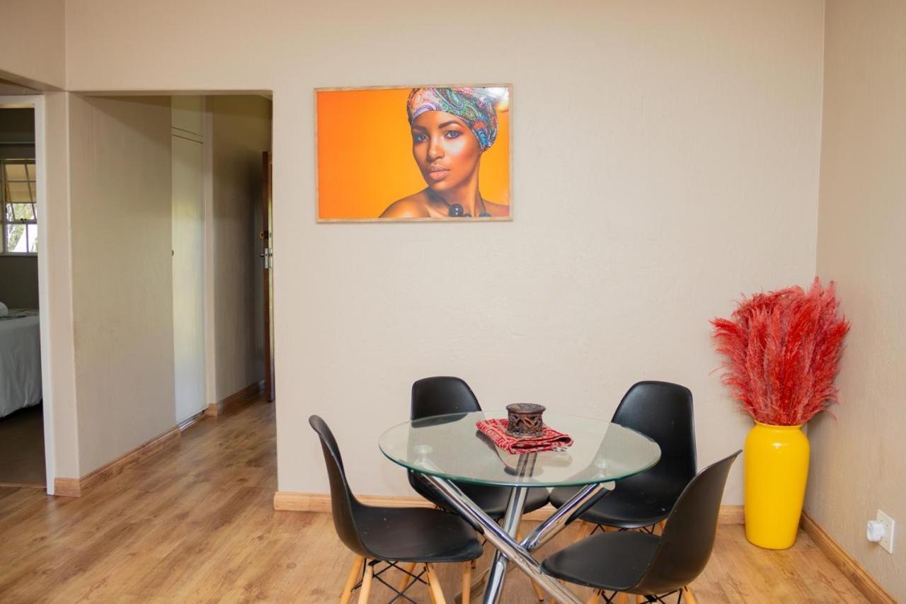 Lovely Spacious Two Bedroom *