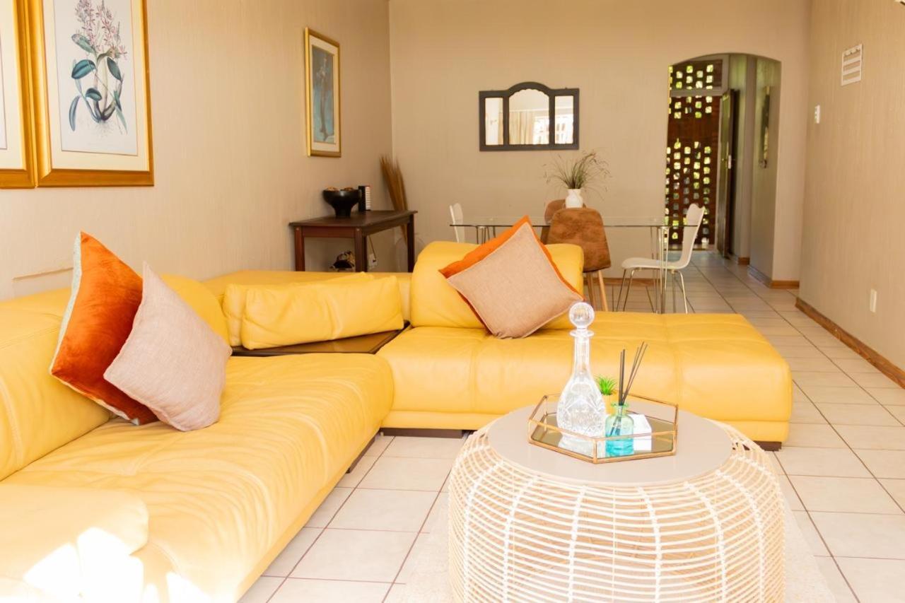 Delightful Spacious Two Bedroom Apartment Johannesburg