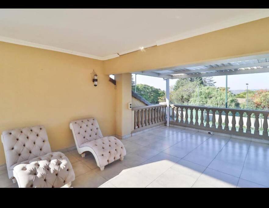 Sandton 6 Bedroom Luxury Villa *