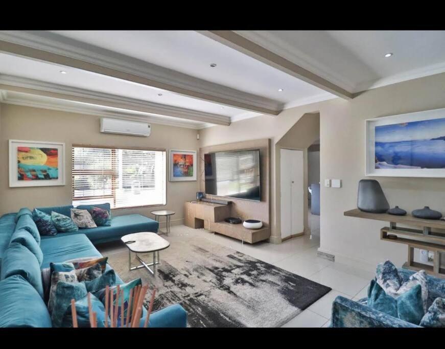 Villa Sandton 6 Bedroom Luxury Johannesburg