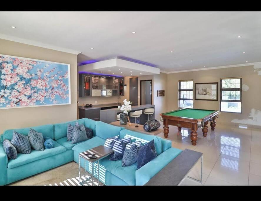 Sandton 6 Bedroom Luxury