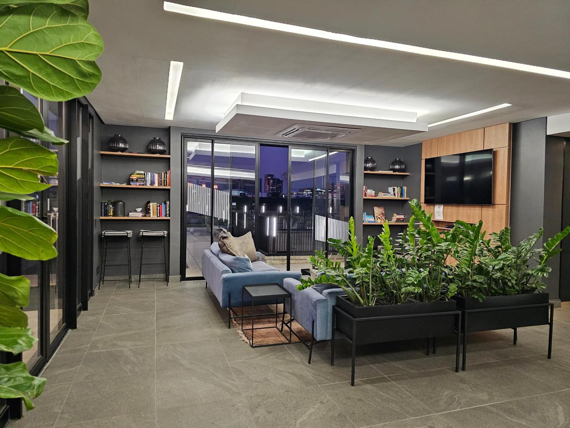 Apartamento Chic With Panoramic Sandton Views