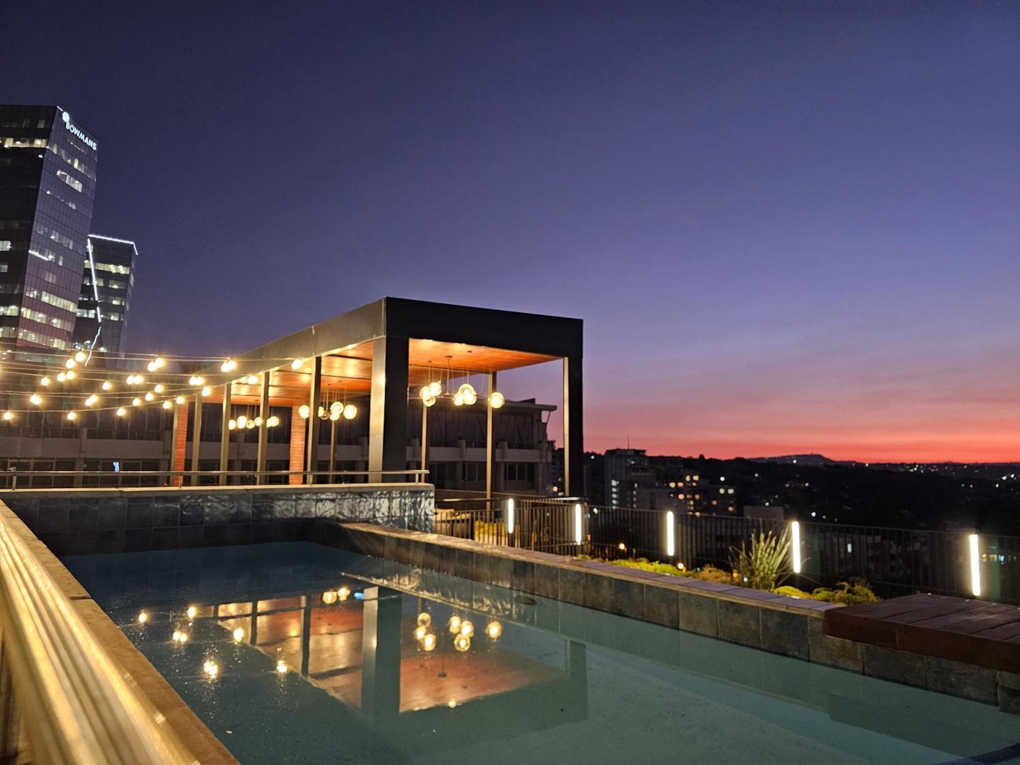 Apartamento Chic With Panoramic Sandton Views *