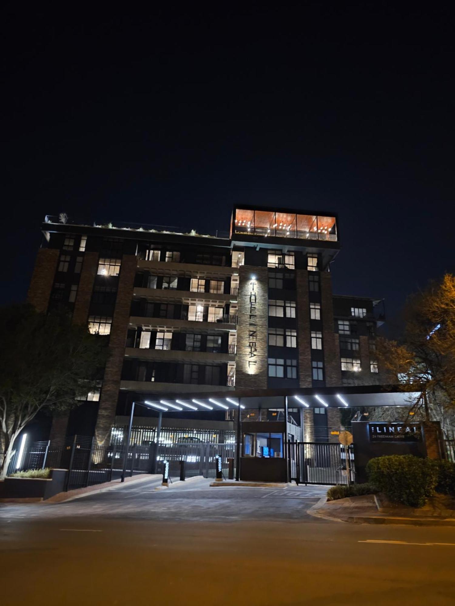 Apartamento Chic With Panoramic Sandton Views Joanesburgo