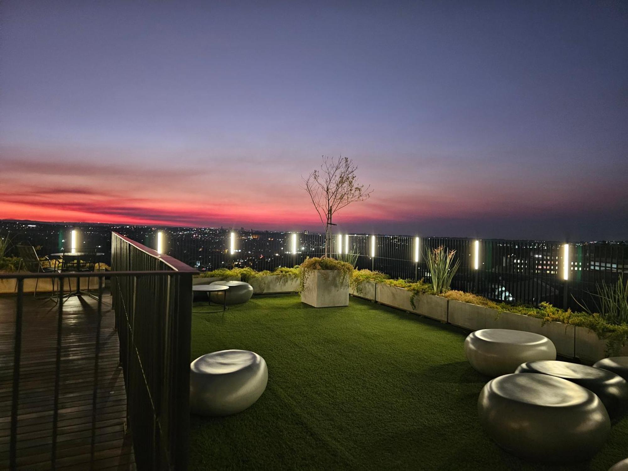 Chic With Panoramic Sandton Views