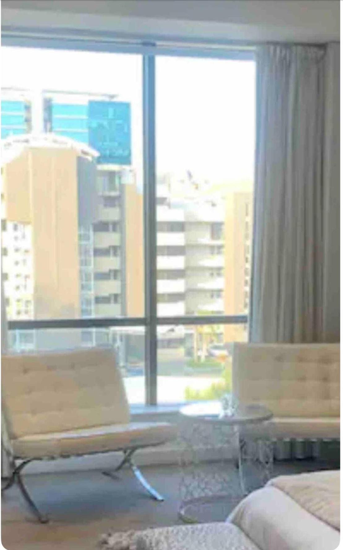 Sandton Skye Stylish Free Wifi & Gym