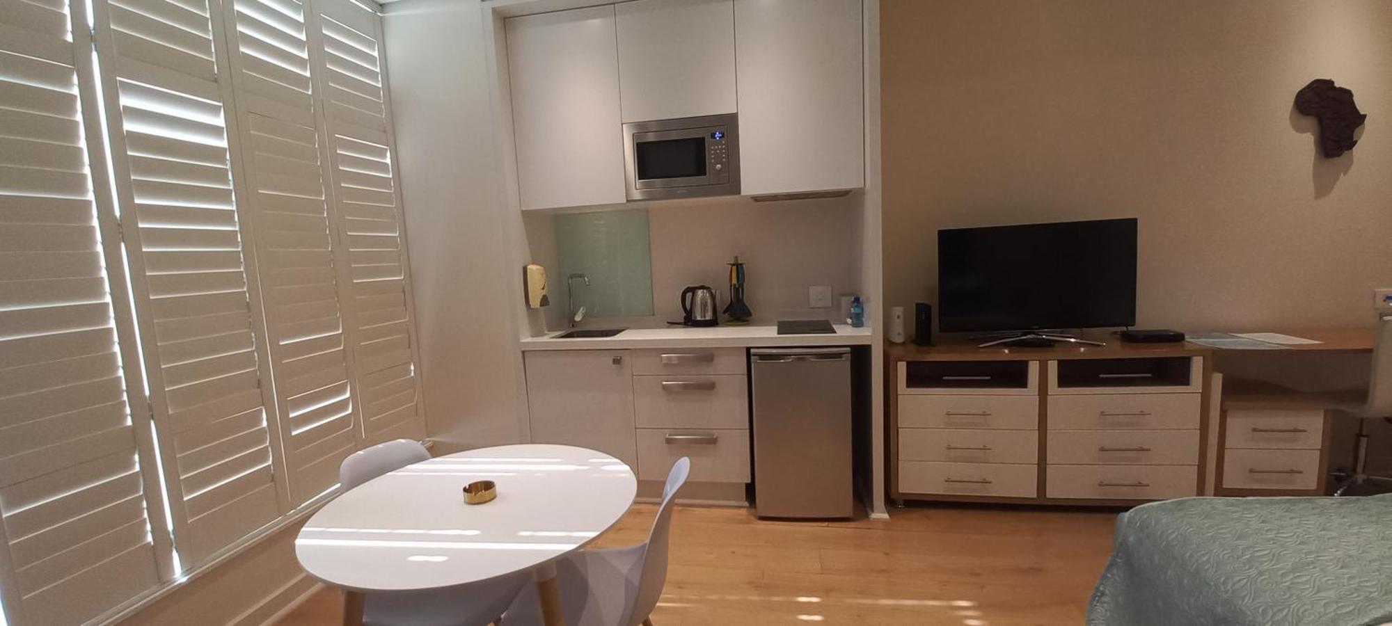 Sandton Skye Apartment *