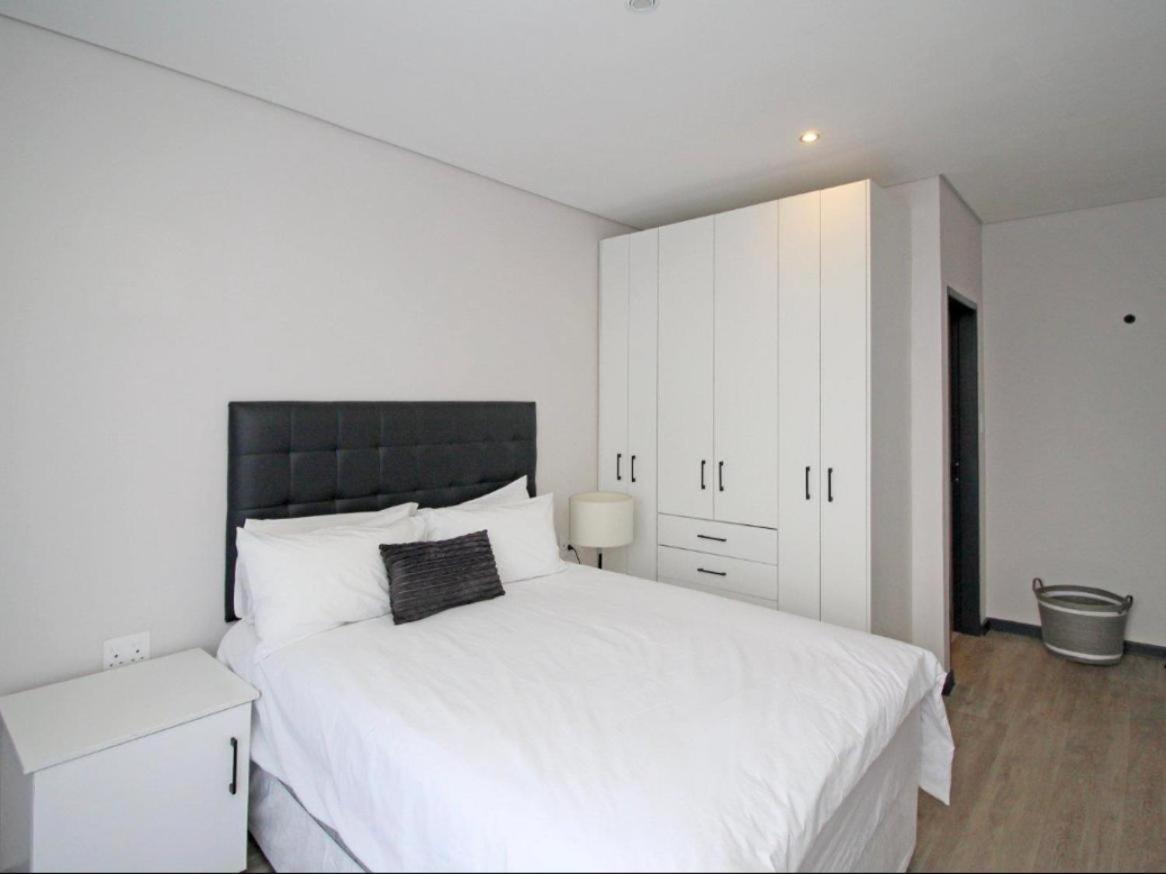 The Solo-two Bed Upmarket Unit Johannesburg