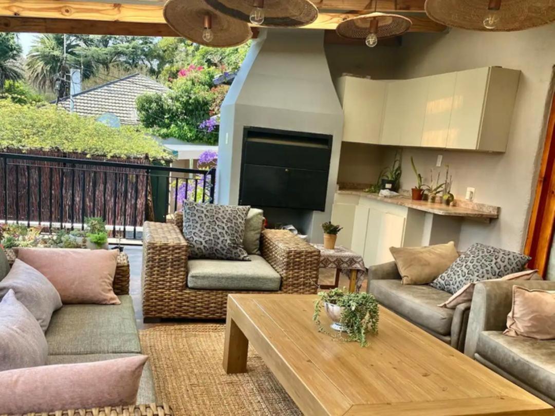 Elephant Outpost Parktown, Holiday home