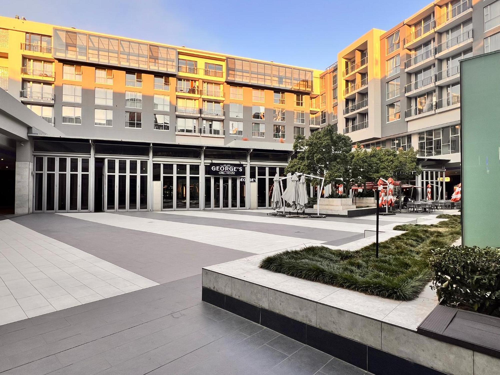 Apartment Executive 2-bedroom Luxury In Bedford Centre Mall