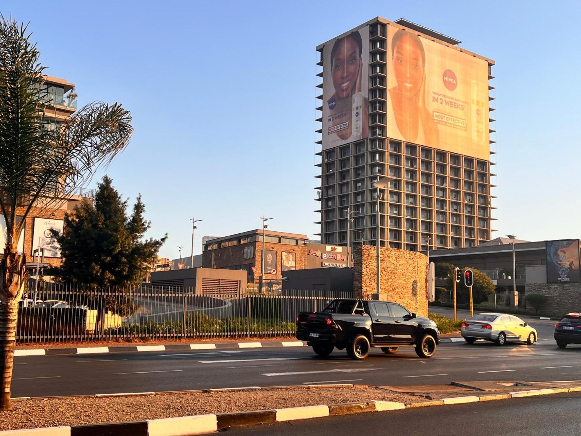 Apartment Executive 2-bedroom Luxury In Bedford Centre Mall Johannesburg