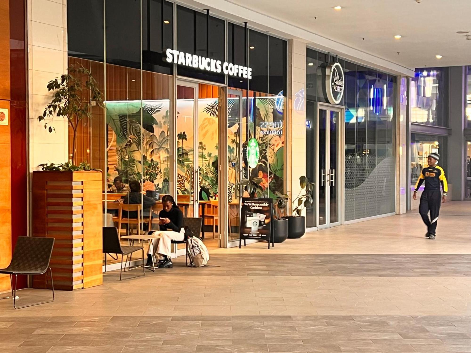 Executive 2-bedroom Luxury In Bedford Centre Mall Johannesburg