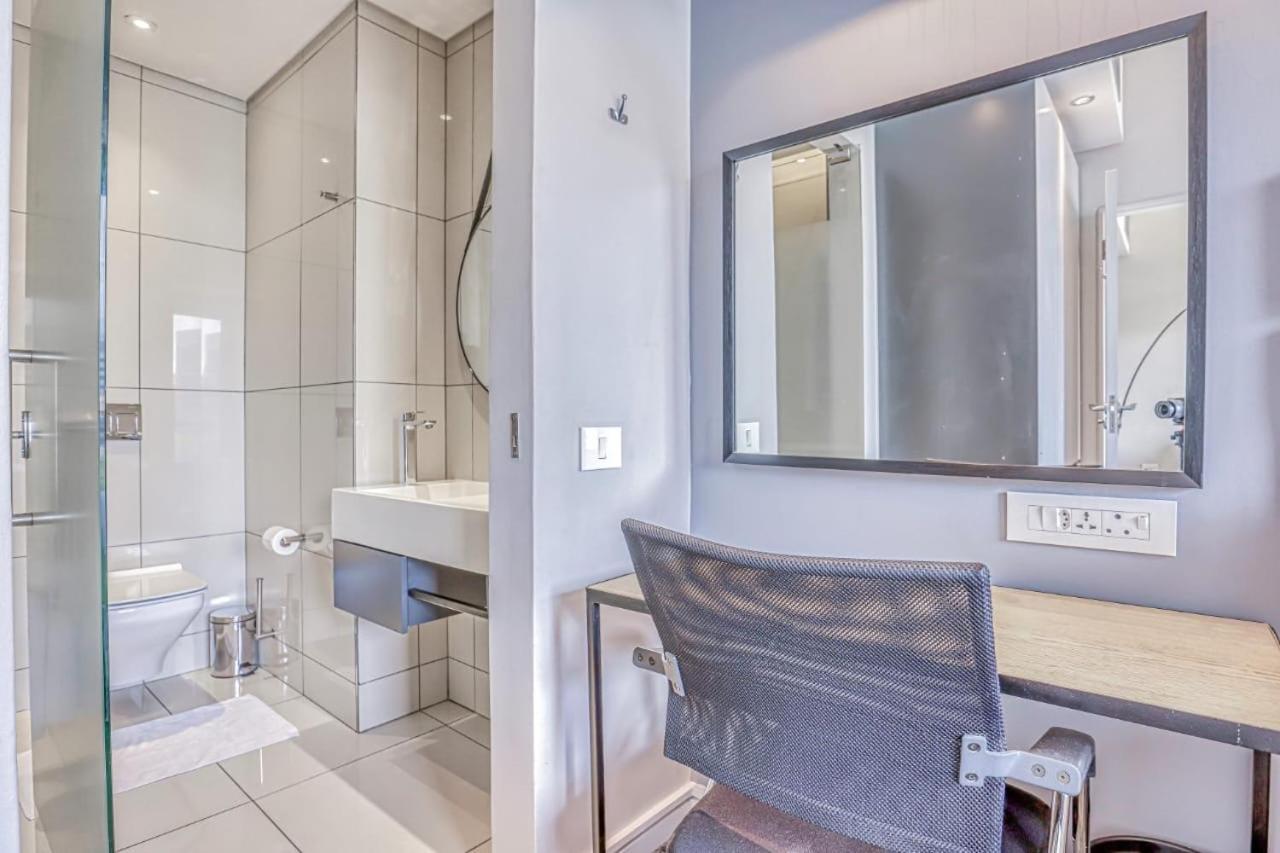 Apartment Stunning 1 Bedroom In A With Pool *