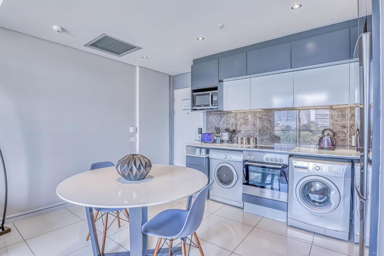 Stunning 1 Bedroom In A With Pool
