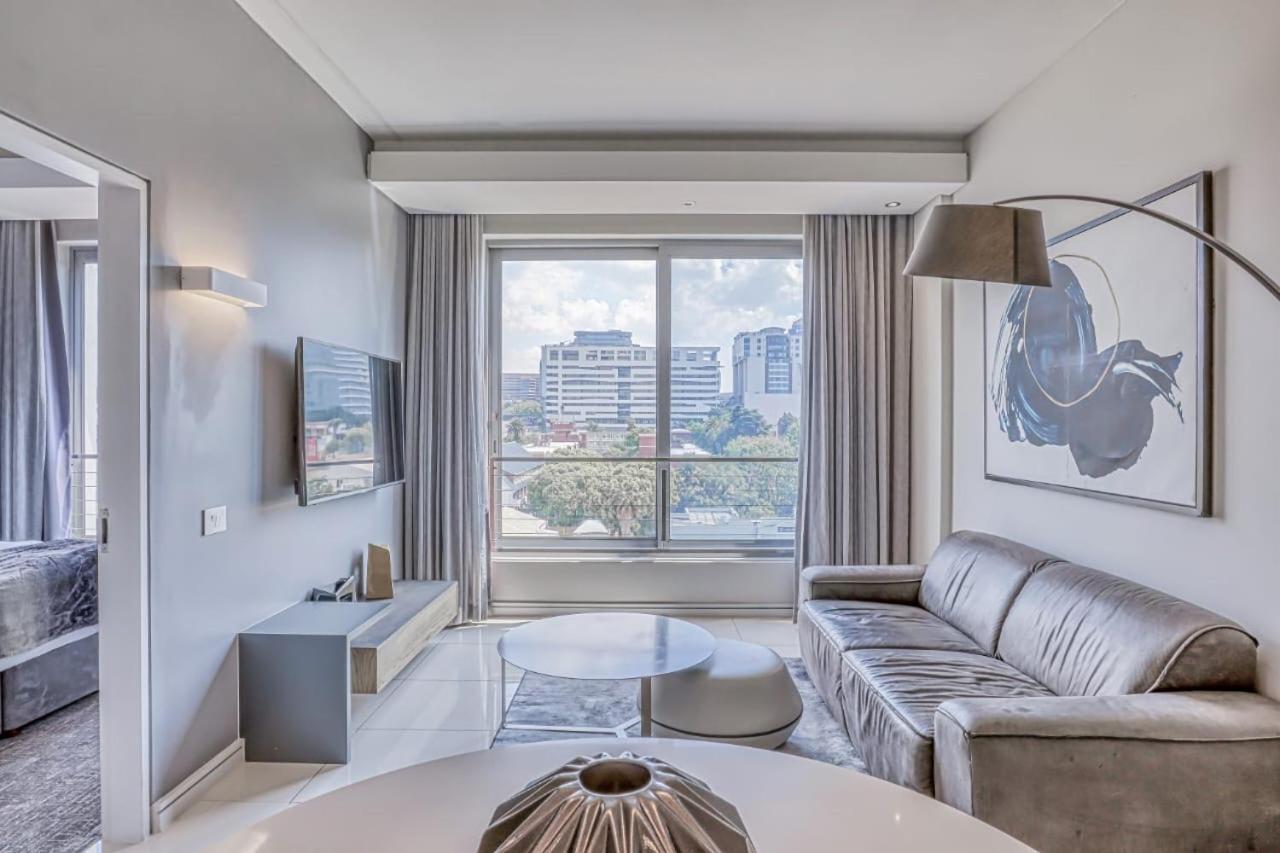 Apartment Stunning 1 Bedroom In A With Pool