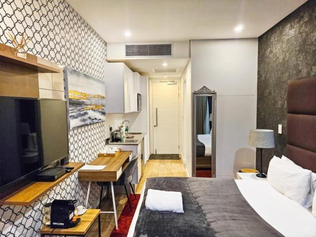 Illovo Apartment *