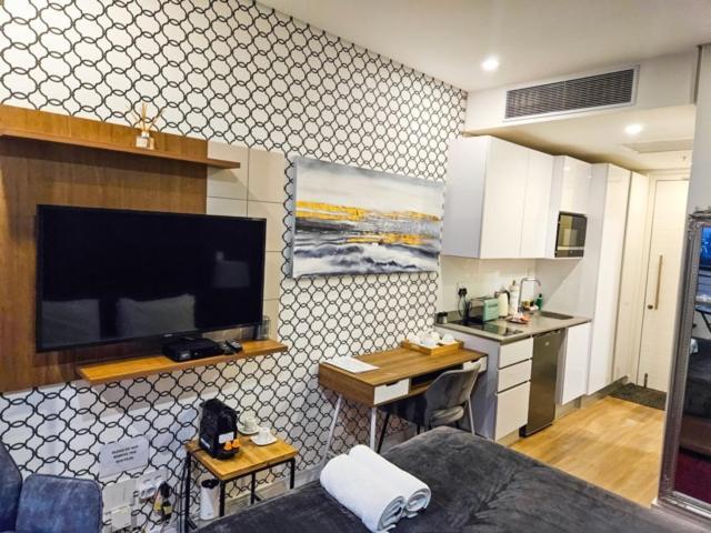 Illovo Apartment *